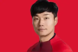 河南被青岛西海岸逆转，南基一该不该下课 就在刚刚结束的中超联赛河南主场迎战青岛西海岸的比赛中，青岛西海岸完成逆转取胜河南队，西海岸队中两名前鲁能泰山球员段刘愚和高迪完成进球！关于南基一换人就丢球实在无法理解，他该不该承担责任？评论区留言聊聊吧！#河南队 #中超联赛 #河南2比3青岛西海岸 #青岛西海岸视频封面