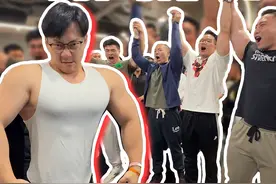 卧推五虎VS热血大学生，挑战100公斤极限卧推！ #肌肉男 #健身 #卧推100公斤挑战赛视频封面