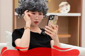 一键切换莱商手机银行大字关怀版，大字更清晰！还有智能语音服务，说话就能办业务！快教爸妈用起来吧！#银行 #手机银行 #适老服务#老人视频封面