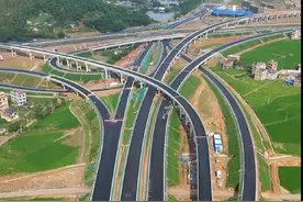 深南高速，玉横段预计6月份通车#玉林 #南玉珠高速 #高速公路 #深南高速 #广西视频封面