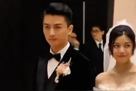 #陈晓 #陈妍希 今日官宣离婚，结束了近10年婚姻，未来同为孩子的父母，共同陪伴孩子成长，曾经婚礼上的头纱吻让多少人羡慕不已，如今却没能走到最后，愿各自安好吧视频封面