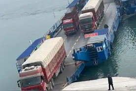 什么车都能装 #汽渡过江#现场实拍视频封面