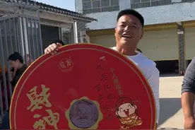 今天用这首歌来表达一下我们大家的热情，改写了一小段歌词，唱的也不好，大家见笑，只想表达一下我们的心情😀#我的乡村生活 #新农人计划2024视频封面