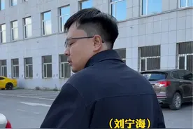 追随领导身边 要时刻摆清自己的位置#一人分饰多角 #内容过于真实视频封面