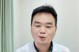 长期久坐的危害 门诊见到的大部分腰疼、腰突等不适的症状，是因为久坐久站等不良习惯导致的，保持良好的坐姿和习惯，远离腰疼烦恼。#久坐危害 #腰疼 #脊柱外科陈超 #硬核健康科普行动视频封面