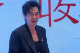 人类幼崽在电视上看到自己是什么反应 #骗你生女儿 #庆余年2视频封面