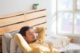 午睡可能影响寿命！再次提醒：过了50岁后，牢记午睡“三不要”图片