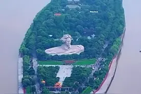 我国内河最大的江心洲——长沙橘子洲图片