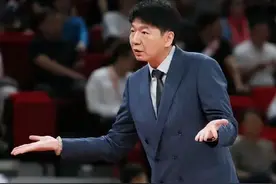 正式官宣！2米21大外援加盟山东男篮，邱彪出其不意，冲击前八图片