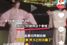 两小女孩穿和服上街跳舞，背后竟有人指使！群众指责大快人心。图片