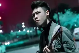 妻子走了，“三儿”也离开了，凭借一首歌赚一亿的卢大雨怎样了？图片