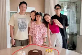 何超莲再晒合影!一家五口都在，窦骁终于进三太的5号大宅了图片