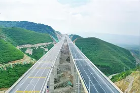 交通标识线划设完成！图片