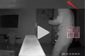 心痛！大连71岁保洁被开除后在办公室自杀，网友：这儿子指望不上图片