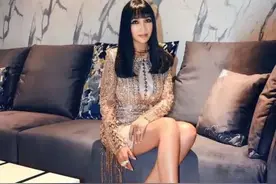 因艳照成模特儿，3次患癌5年抗癌，57岁女歌手张咪二婚才遇对的人图片