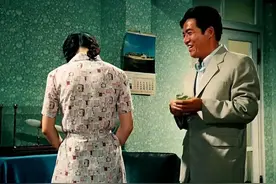 《戴手铐的旅客》的画面背景，上个世纪60年代的生活出乎观众想象图片