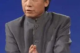 易中天——从愤青到教授的华丽转身图片