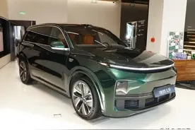 实拍理想L9：全系下调2万！综合续航1412KM！适合家用的六座SUV！图片
