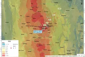 缅甸震后现“地下喷泉”？专家：系砂土液化现象，或造成建筑塌陷图片