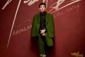 官宣！艾热千里万里巡回演唱会首站将在乌鲁木齐开唱图片