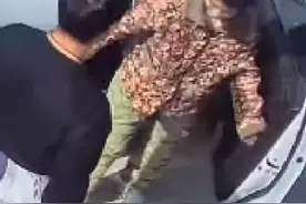 瘫痪两年的妻子突然自己站起来了，丈夫兴奋地大喊“我的娘嘞”：“非常激动，从来没想过放弃她”图片