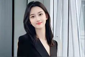 只要是美女，男人都会忍不住多看一眼，这是男人的本能!图片