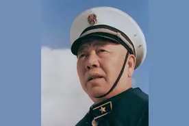 1982年刘华清视察海军基地，大怒：我是海军司令，不是旅游局长！图片