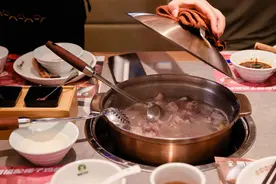 7次加盟都被“割韭菜”，上千万“学费”打水漂，她干脆自己创立了一个餐饮品牌图片