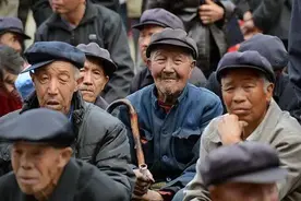 我国平均寿命78.2岁，1万人里有多少人能活过75岁？专家给出答案图片