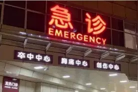女孩被毒蛇咬伤，宁死不说种类丧命，母亲翻看手机后，发现了真相图片