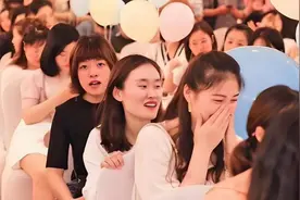 好纳闷！杭州千人相亲大会咋都是女生，男生去哪了？图片