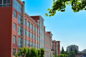 一表了解！23年中考、转学、校舍建设等方面的教育新政策（大连）图片