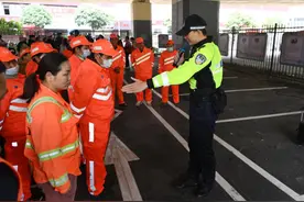 南宁市举办“冬季暖邕城”交通安全志愿服务主题活动图片