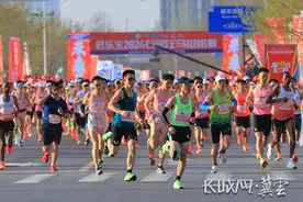 河北“跑热”马拉松经济图片