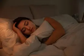 两种运动能助眠，每天坚持做，入睡变简单了，失眠多梦都少了图片