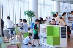 期待一个夏季读50本书，这些孩子暑期每天到图书馆“上岗”图片