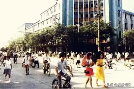 80-90年代的嘉兴海宁市，能认全这些地方的人应该不多了！图片