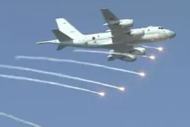 中俄演习期间，俄军机3次进日本领空，日战机首次开火警告图片