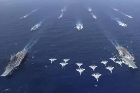 中国首次开展双航母编队综合演练！压迫感十足，警告意味浓厚图片