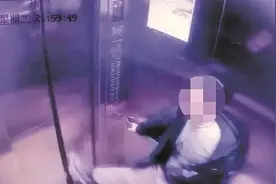 事发泉州！深夜，小区内一男子猛踹电梯！结局大快人心……图片