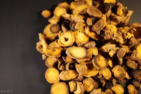 72岁大爷每天都喝“黄芩”泡的酒，半年去检查，结果让他惊喜！图片