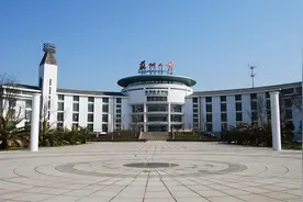 名师张雪峰：这所学校“闭眼报”，5年之后可买房！图片