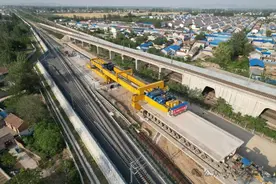 架梁完成！淮宿蚌铁路淮北段全线贯通图片