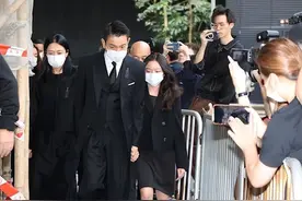 刘德华携妻女一起过七夕，12岁刘向蕙身高一米五，朱丽蒨气质出众图片