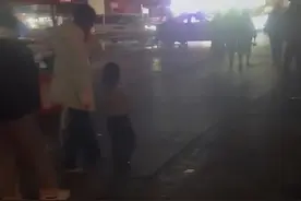 女摊主让6岁女儿在气温零下的室外罚站近1小时，妇联回应图片