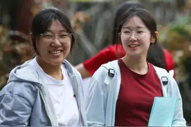 直击高考现场：青春无悔 梦想成真！图片