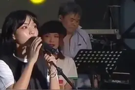 音乐奇迹：《再回首》最动听翻唱版，让经典焕发新生！图片