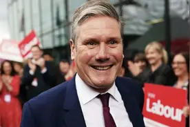 英国政坛，一夜“变天”！新首相是“草根”出身图片