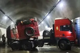 隧道行车安全警示：严禁违法停车 畅通生命通道图片