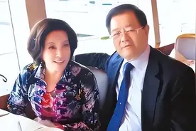 刘晓庆和现任丈夫蜜里调油 四次婚姻情史无数 但她一个孩子都不生图片